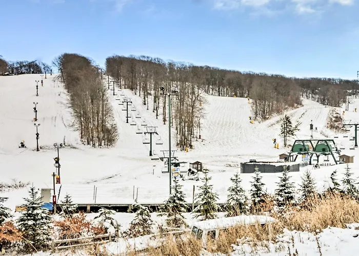 Idyllic Somerset Condo: Ski, Hike & Relax!