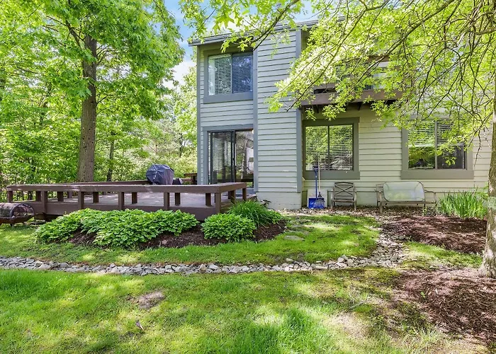 Charming Getaway L Recently Renovated L Hidden Valley L 4Br+3Bath L Hot Tub