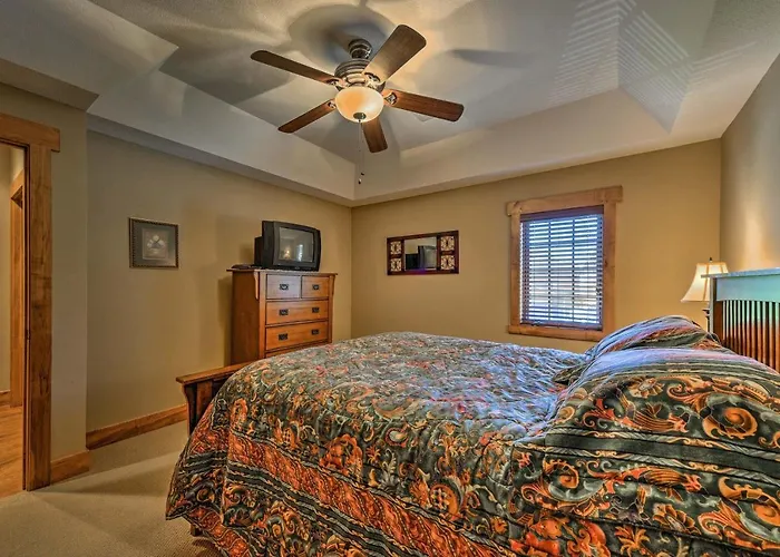 Southwind Seven Springs Home On Ski Slopes!